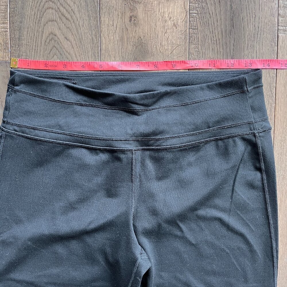 Victoria’s Secret VSX Sport Black Flare Fit Stretch Leggings Yoga Pants Size XSP - Picture 4 of 5